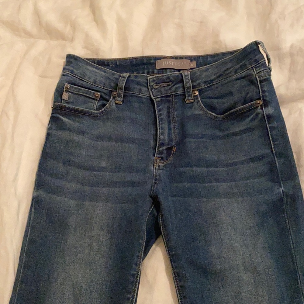 JUST USA size 6 jeans with a frayed bottom
